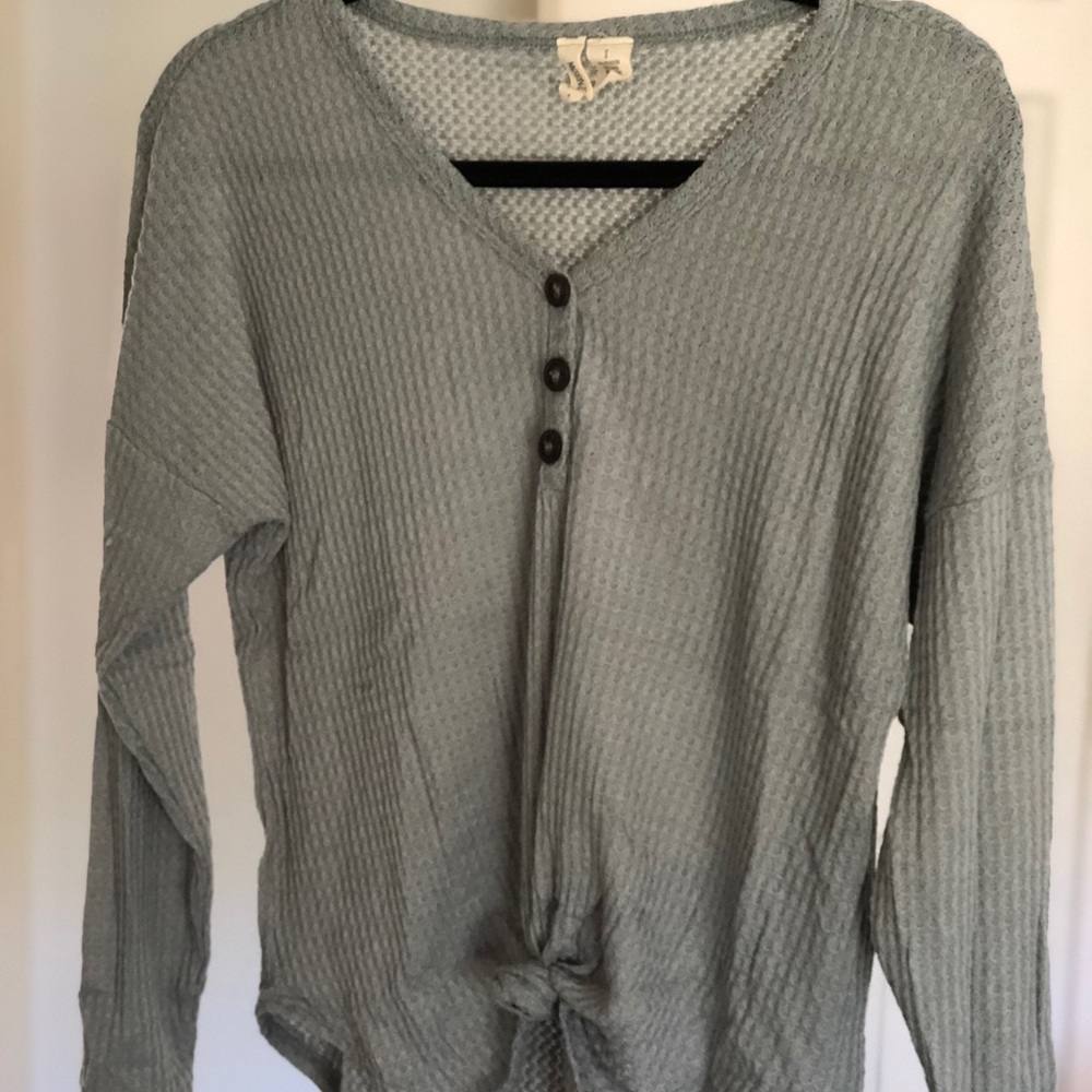 Mid sleeve blouse